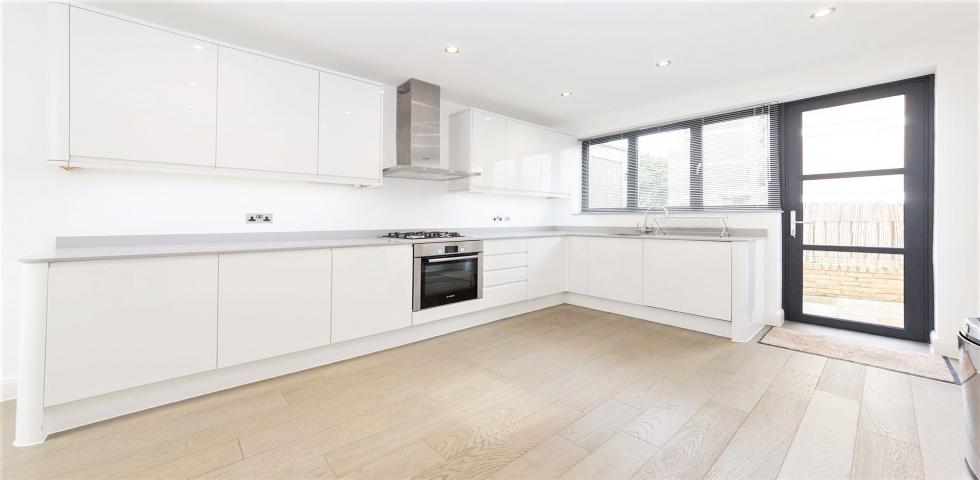 			2 Bedroom, 1 bath, 1 reception Apartment			 Devonshire Place, HAMPSTEAD GOLDERS GREEN